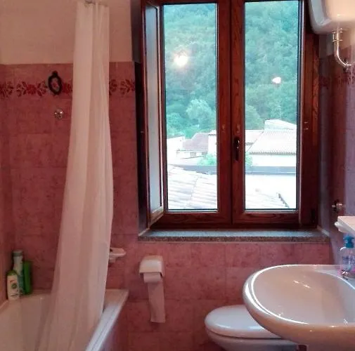 לינה וארוחת בוקר Erminia Laino Borgo